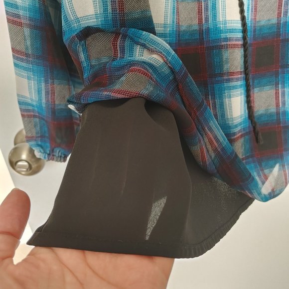 Ricki's Plaid Peasant Top - Picture 4 of 10